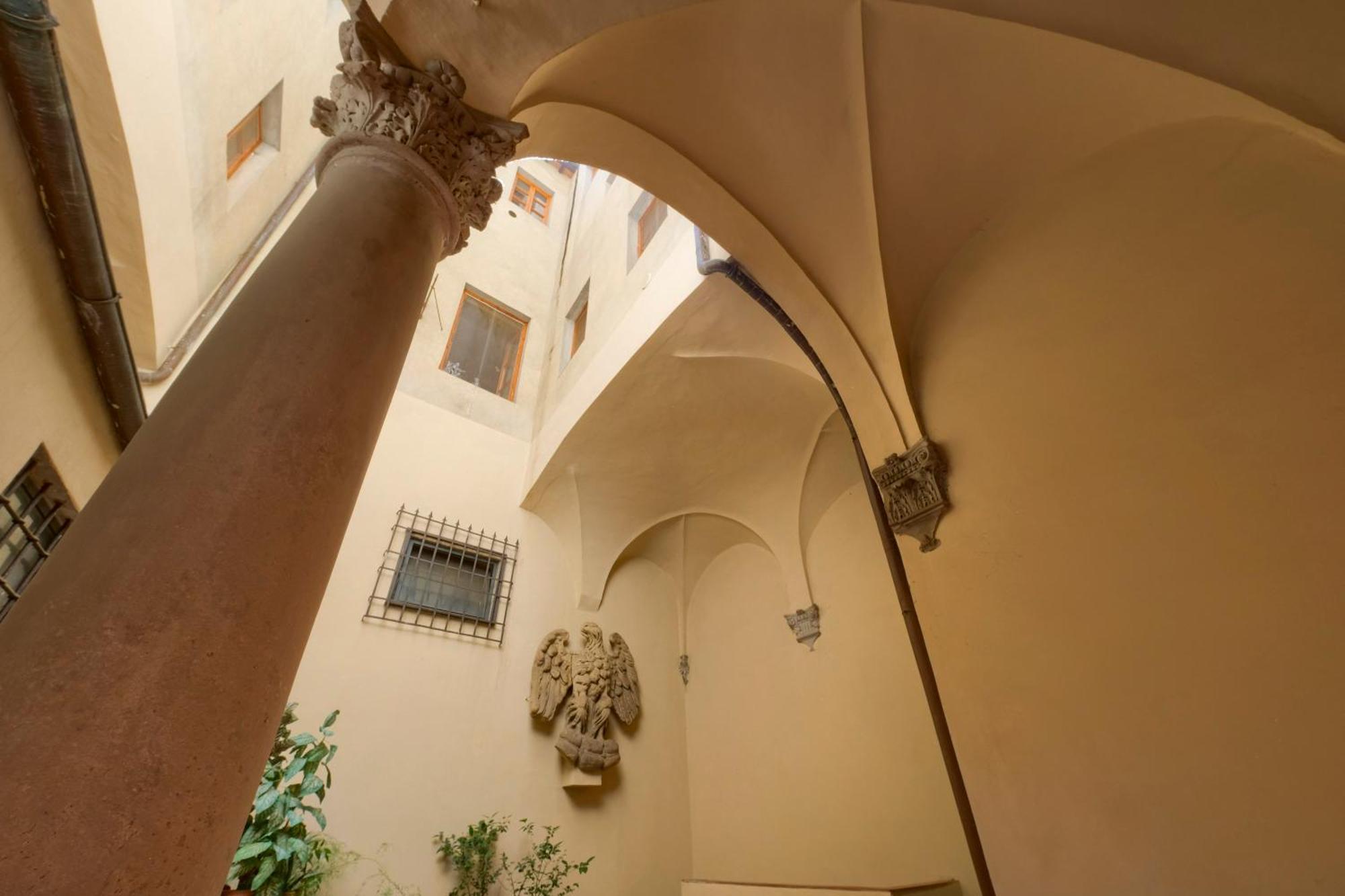 Апартаменты La Casa Di Dante Alighieri Флоренция Экстерьер фото